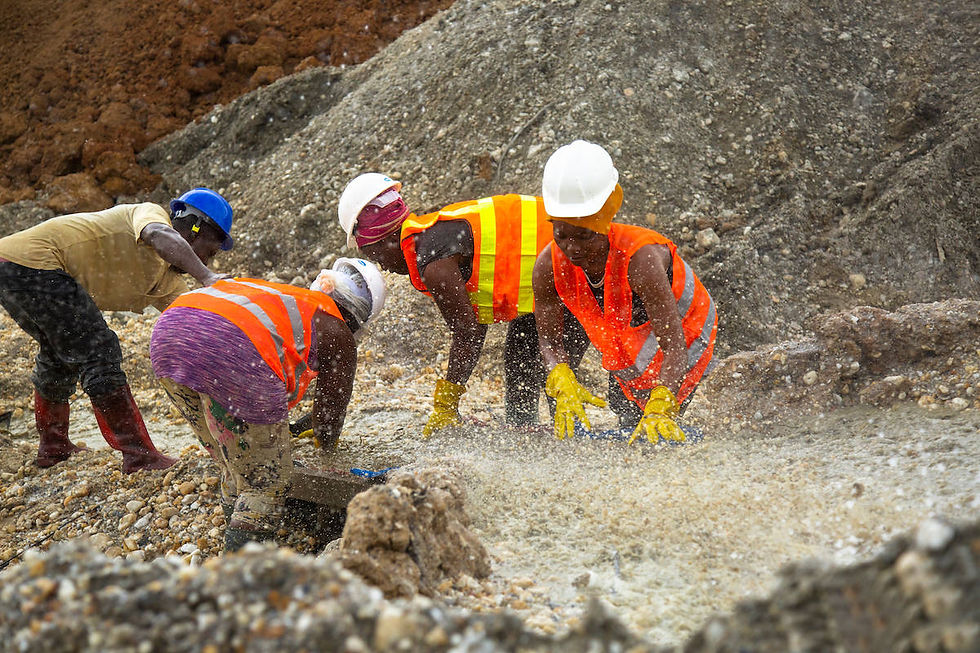 workers-of-goldmines-14jxs30y95jlamrg.jpg