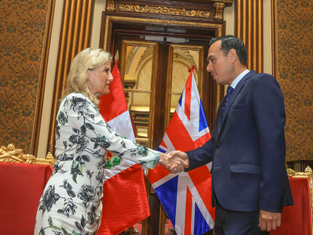 Duquesa de Edimburgo y Jerí sellan compromiso verde entre Perú y Reino Unido