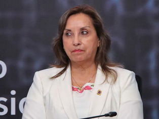 Boluarte pide a la Corte Suprema no revelar su historial médico por cirugías.