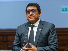 Denuncia constitucional contra Héctor Ventura por presunta promoción irregular y privilegios dentro del Legislativo.