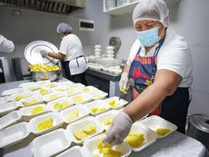 Midis lanza programa de alimentación escolar en Lima y Callao, pero deja afuera a las regiones más afectadas por la desnutrición.