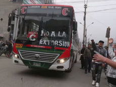 Buses bloquean la Panamericana Norte: el paro de transportes enciende el debate sobre seguridad y gobernabilidad