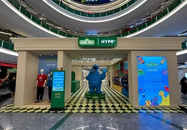 The main requirements of this sculpture and flash store project included a quick work schedule as well as high quality and conformity of the sculpture and steel structure to the needs. After undertaking the project, our company successfully completed the work in just two weeks. Through efficient project management, precise design and high quality construction, we ensured the artistic effect of the sculpture and the stability and durability of the steel structure, met all the client's requirements and delivered on time, achieving a high level of recognition from the client.