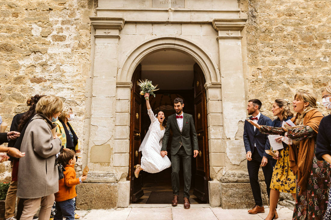 photographe mariage sotie eglise cérémonie chapelle saint romain d'Ay Ardèche joie