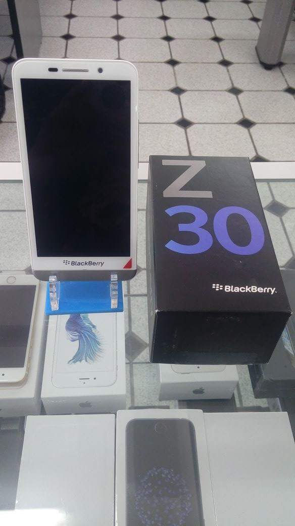Miniatura: Black Berry Z30