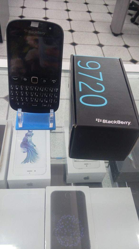Miniatura: Black Berry 9720