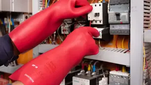 Elementos de Protección Personal paraun trabajo seguro con redes eléctricas