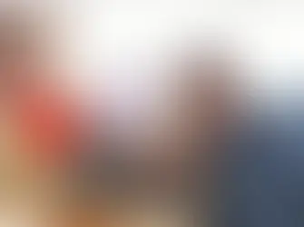 成婚した25歳女性Sさんと成婚祝いをするカウンセラー松岡のツーショット|デュオマリアージュ