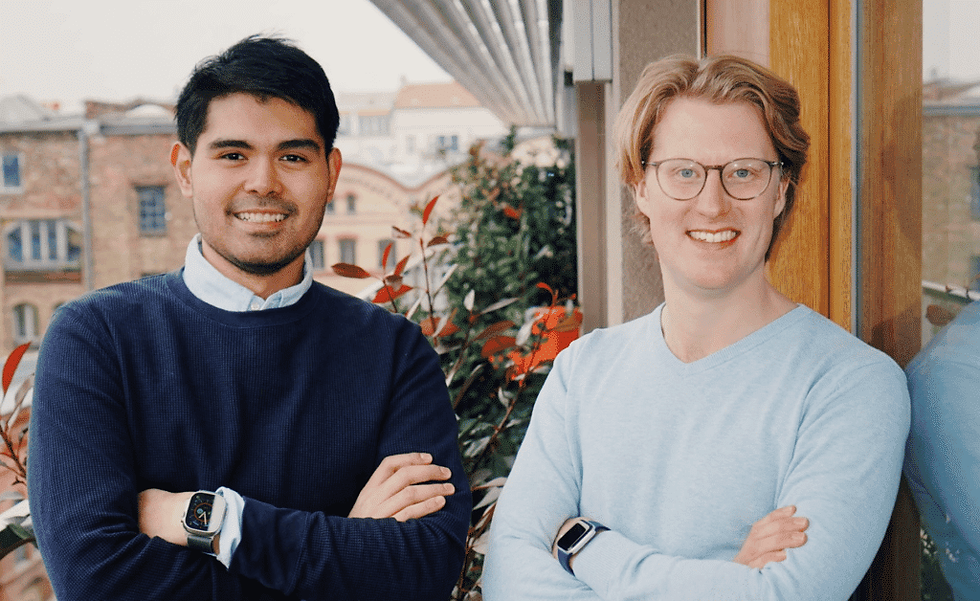 Ostrom-Gründer Karl Villanueva (l) und Matthias Martensen
