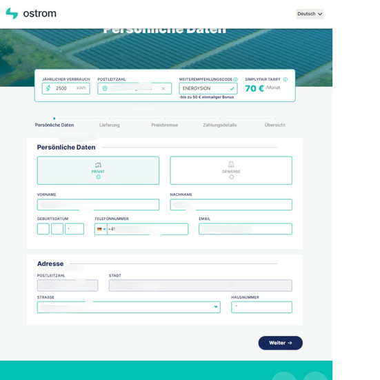 Eingabefelder für die Anmeldung bei Ostrom. Einzugeben sind persönliche Daten: Vorname, Nachname, Geburtstag, Telefonnummer, Email und die Adresse. Oben zu sehen ist der Weiterempfehlungscode "Energysion" mit einem 50 € Bonus.