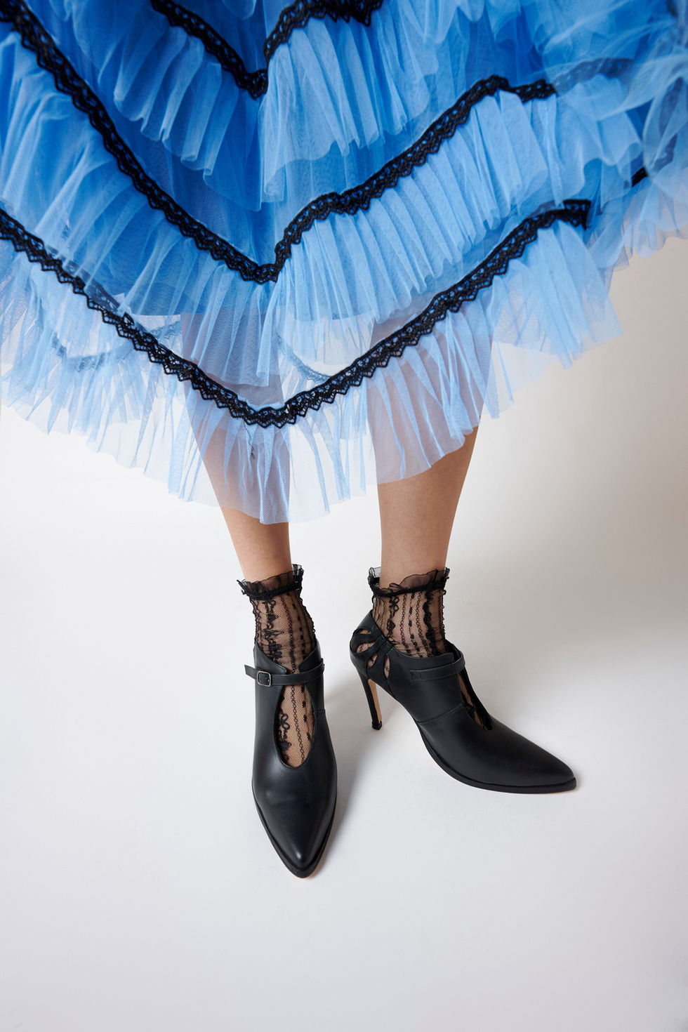 stiletto de cuero, diseño inédito, marca registrada, fabricado en Chile, edición limitada, Karen Abba, marca registrada