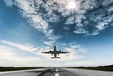 Pilot-Maneuvering-a-Short-Field-Takeoff.webp