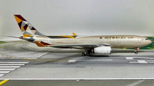 Phoenix 1:400 Etihad Airways A330-300 A6-EYD | Texan Airplane Store