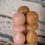 Miniature : TRIO DE QUILLES  EN BOIS PATINE CORAL BLUSH 
