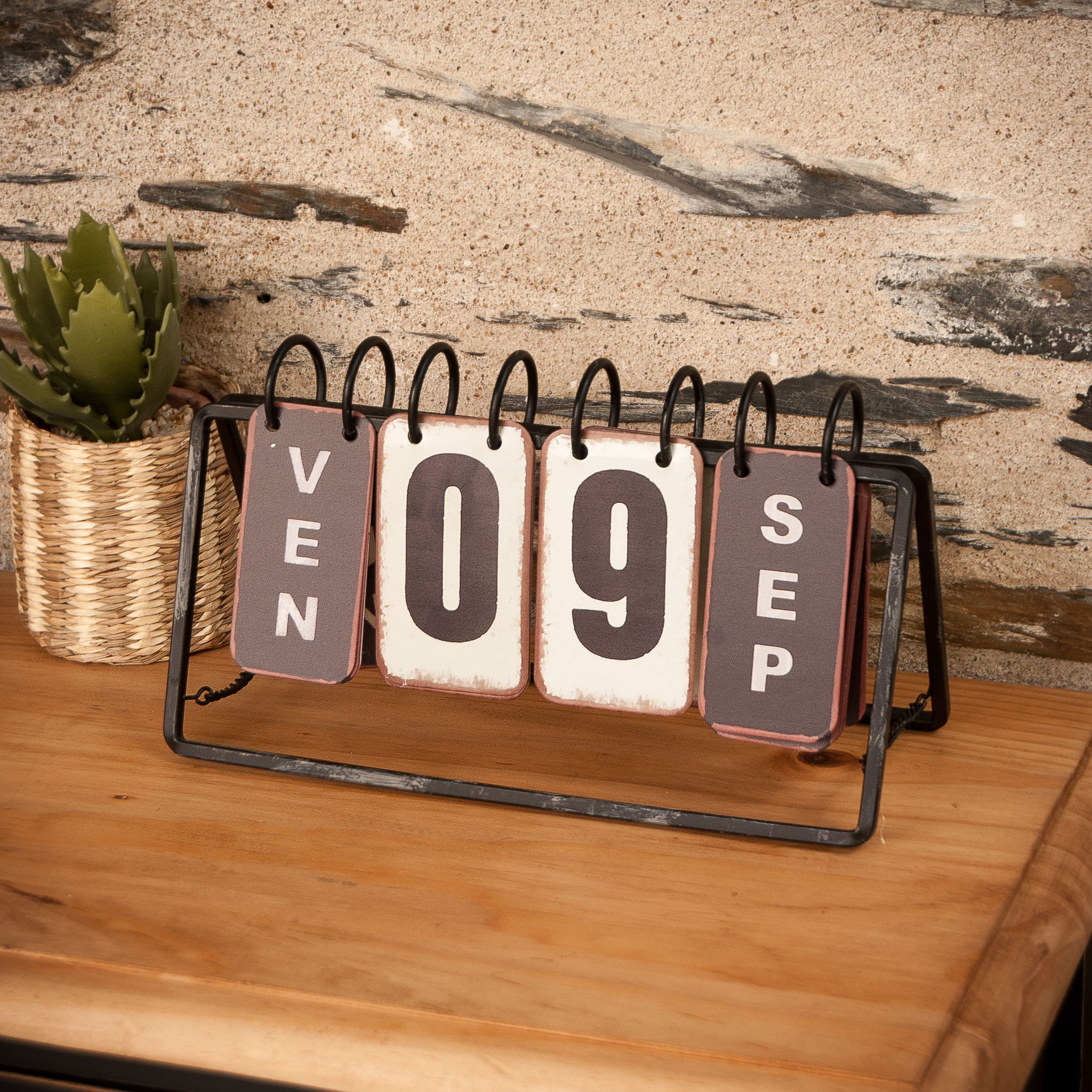 CALENDRIER PERPÉTUEL "VINTAGE" EN MÉTAL
