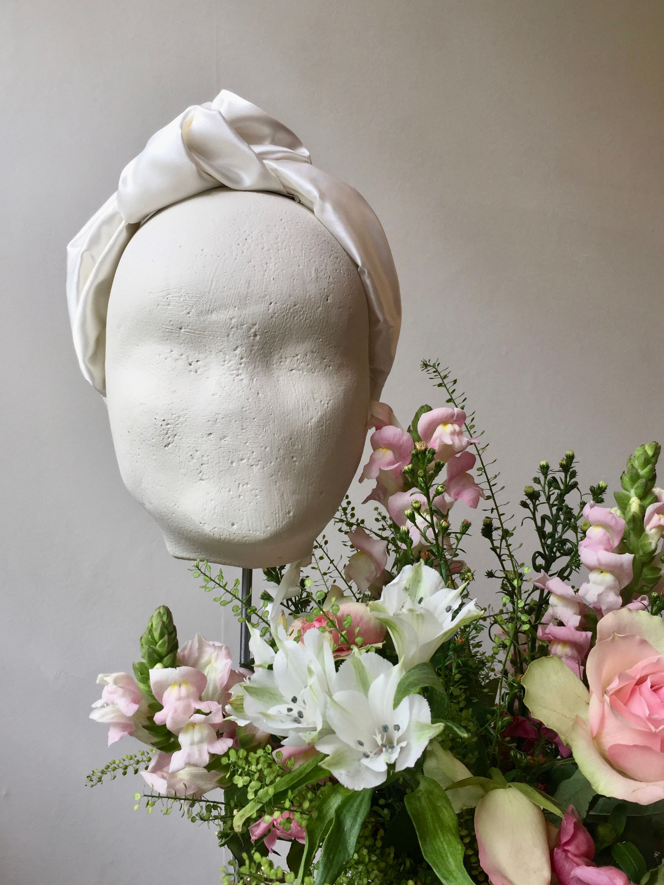 Bridal Knot in Ivory Satin