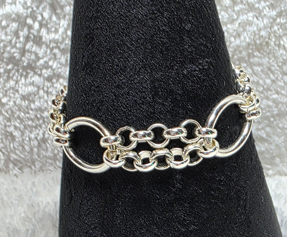 Thumbnail: Vintage 2002 Avon Silvertone Oval Link Bracelet