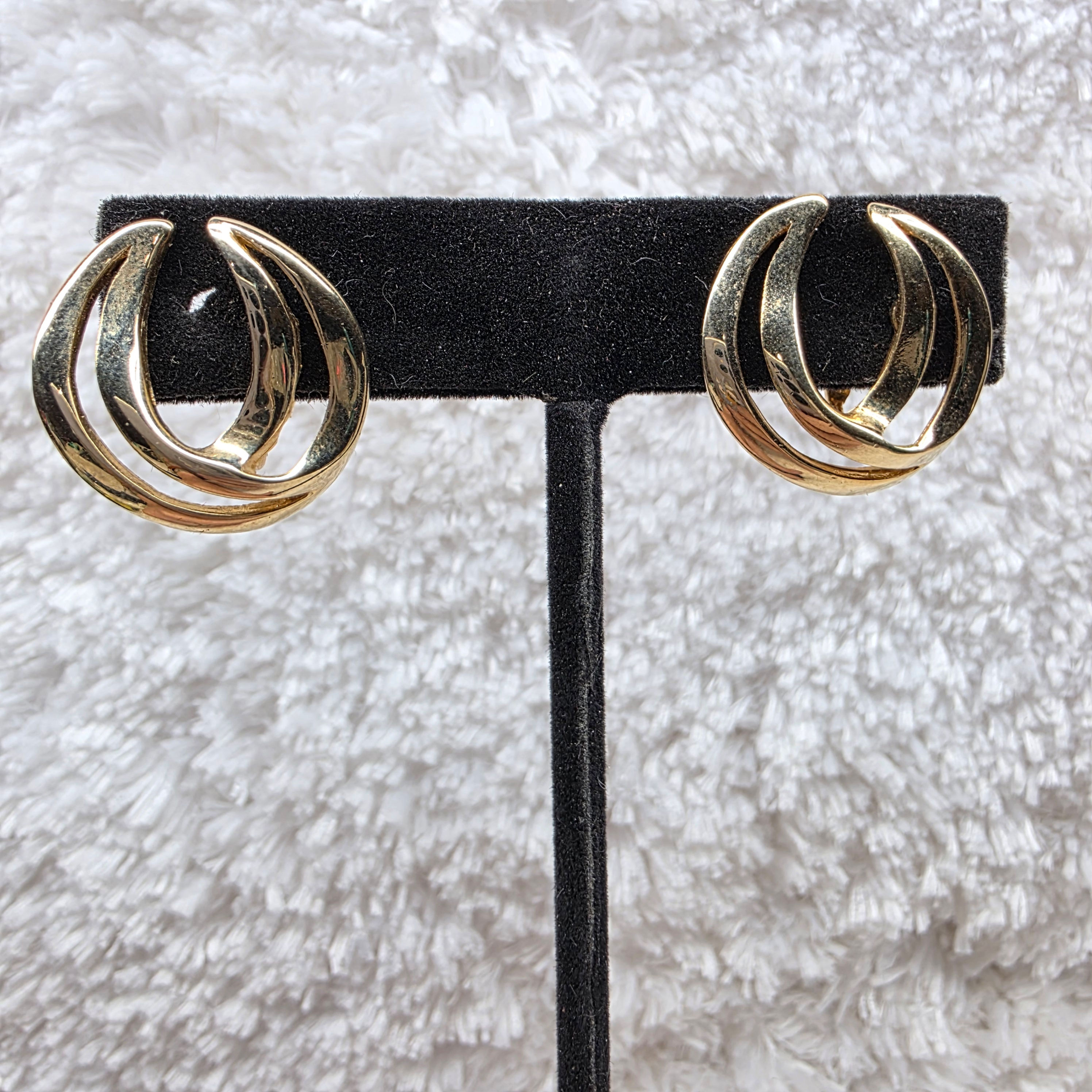 Vintage Goldtone “Double Horseshoe” Clip-On Earrings