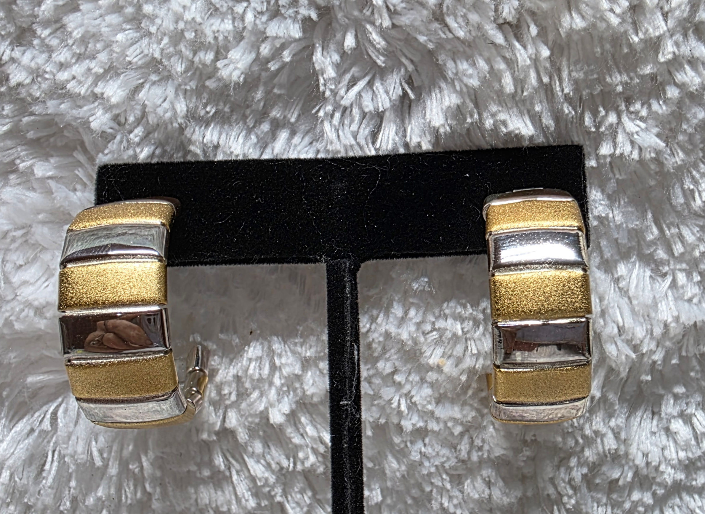 Vintage 2002 Avon TwoTone Matte & Satin Polish Hoop Earrings