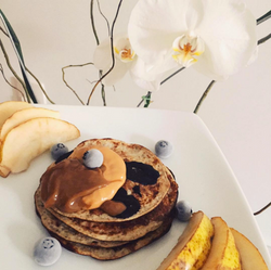 PANCAKES DE AVENA Y BANANA
