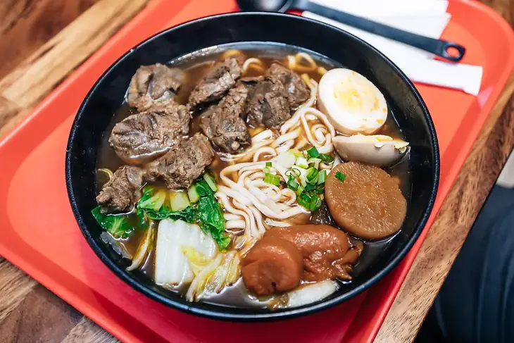 sanmiwago-botbar-midtown-manhattan-december-73243498.webp