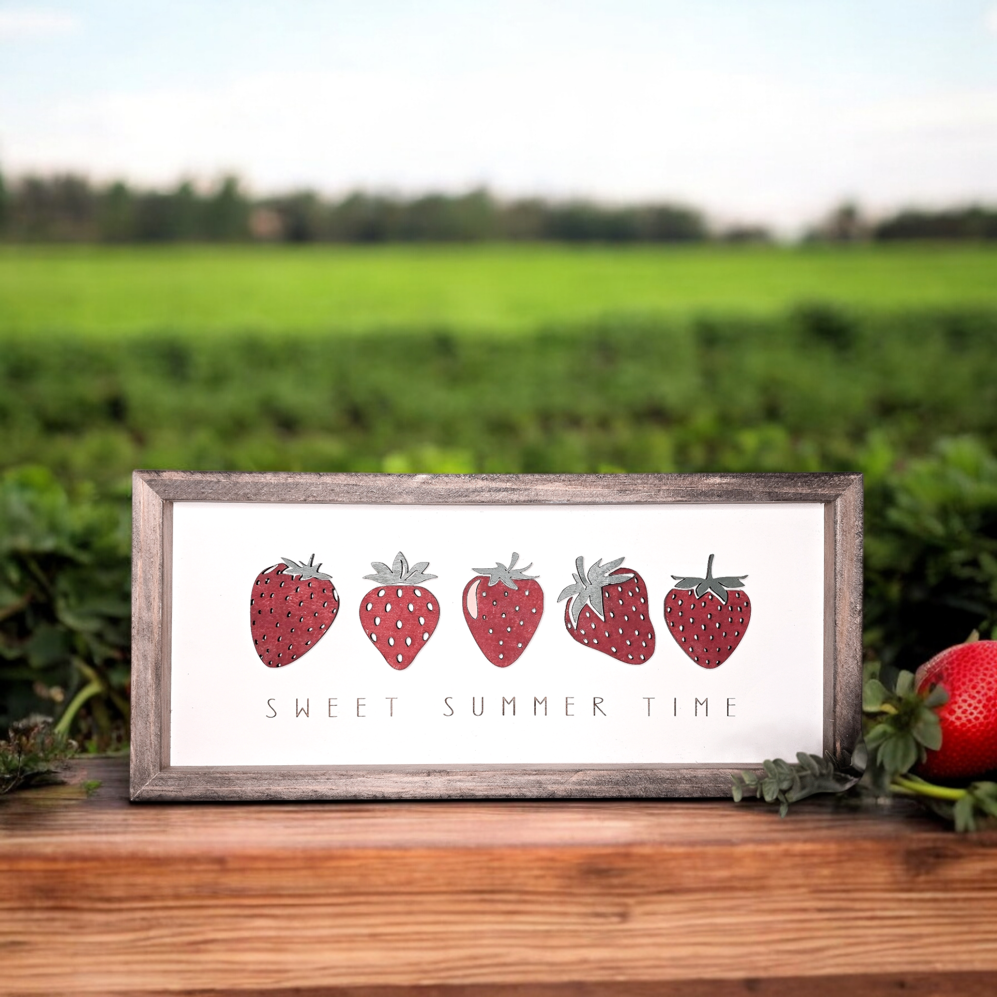 SWEET SUMMER STRAWBERRIES