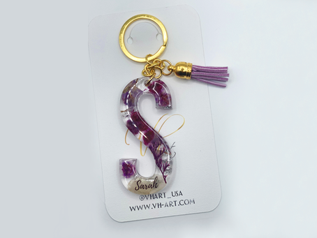 Working with Small Epoxy Resin Pieces: Tips and Tricks.