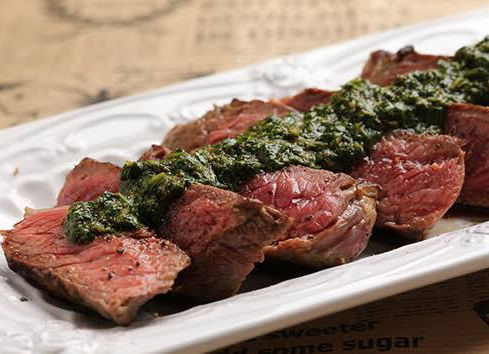 Bife de Alcatra com Molho Chimichurri