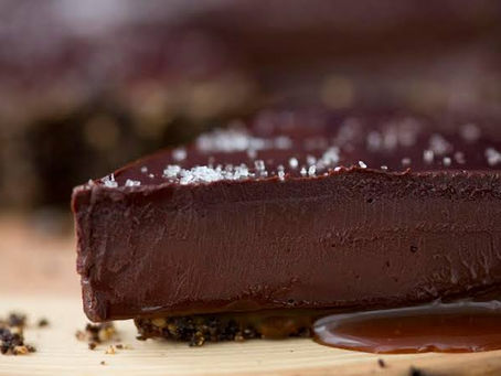 Torta de chocolate e caramelo salgado
