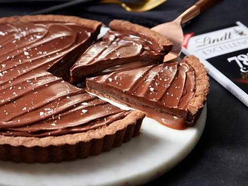 Torta de chocolate com caramelo salgado