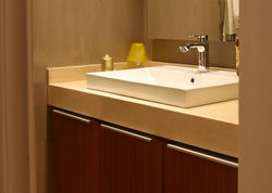 Baño con lavamanos de sobreponer