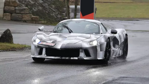 Novo hipercarro da Ferrari pode ter cerca de 1.300 cavalos