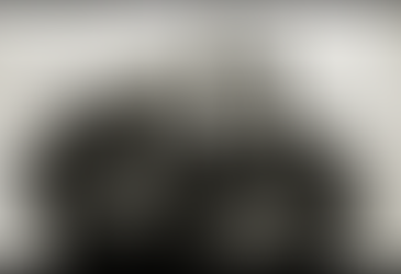 A história do casal que preserva as lembranças reconstruindo fotos