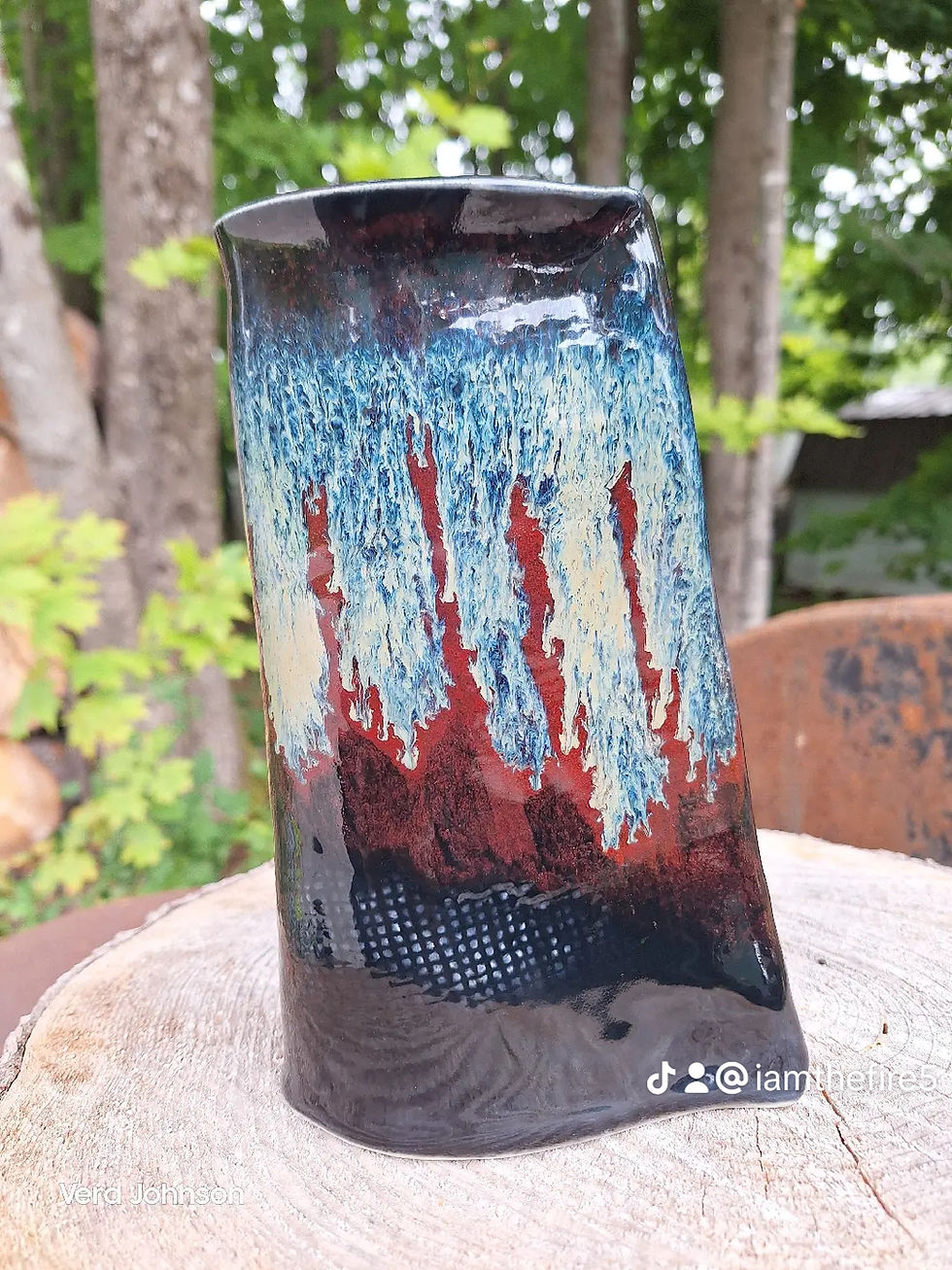 Thumbnail: Tall vase