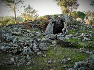 Megalithic Vale da Laje Dolmen, Tomar, Castelo de Bode, Portugal.