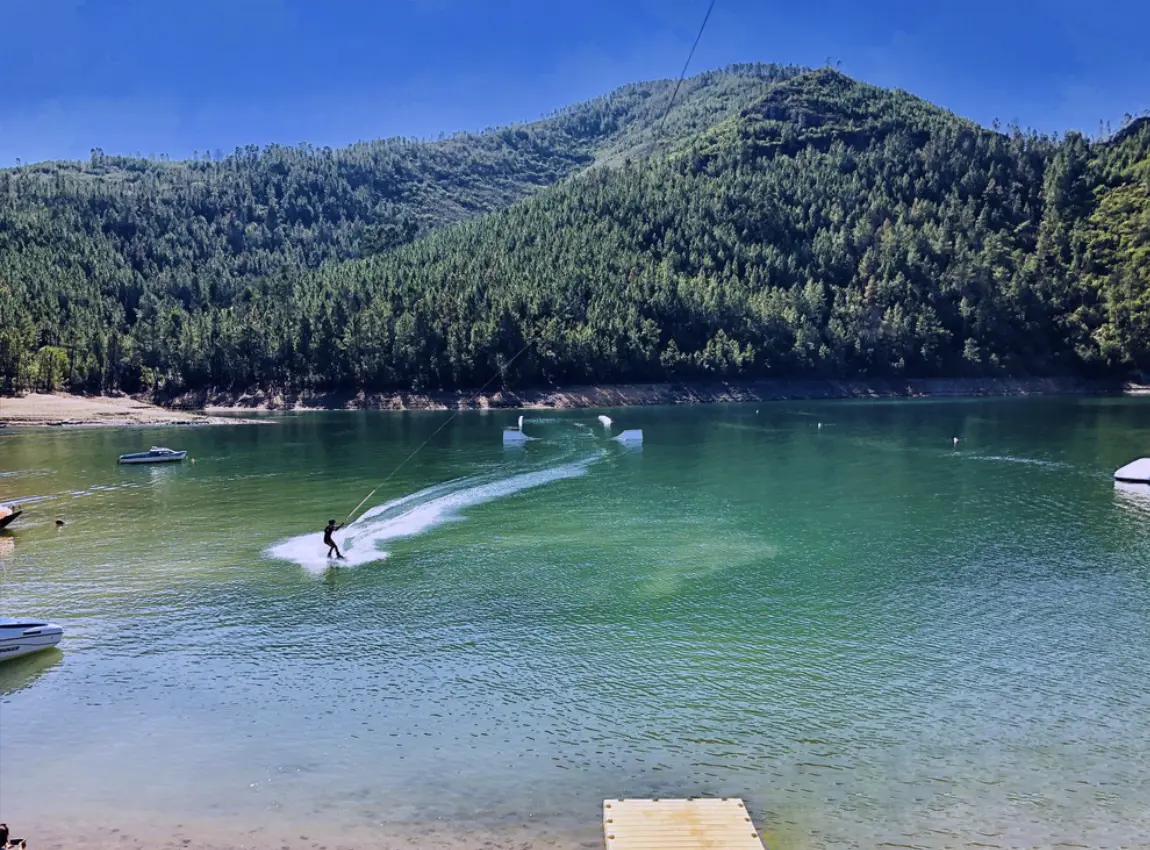 Fernandaires Beach, wakeboard cable park, wakeboarder, castelo de bode lake