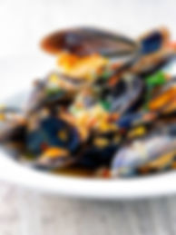 16.	Wok-fried Mussels in  Chilli & Garlic Sauce