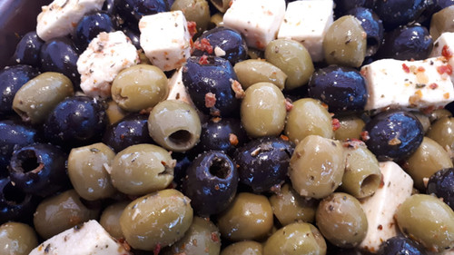 Gemischte Oliven kernlos mit Schafskäse | Käsekontor Pracher