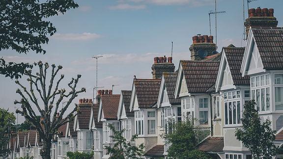 Second-hand Properties in London, Manchester, Reading, Surrey