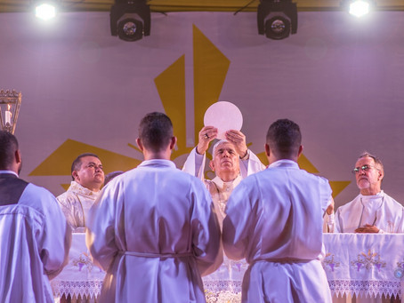 Milhares de católicos celebram Corpus Christi em São Luís