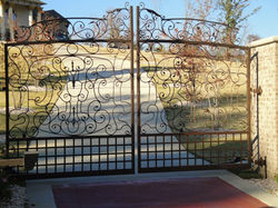 599208_260477164060124_563357781_n