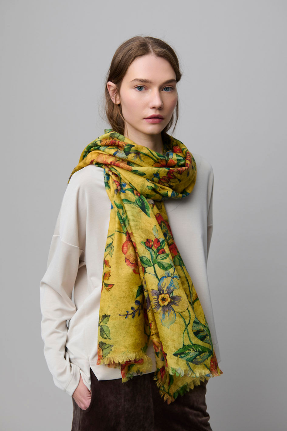 FULAR DE LANA ESTAMPADO FLORAL
