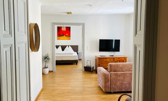 Geräumiges Apartment mit Schlafzimmer und Wohnzimmer