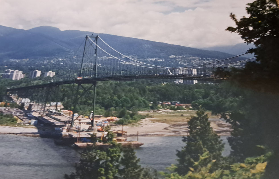 Lions Gate Bridge, Vancouver, Canada ©M D Harding Travel Photography (2001)