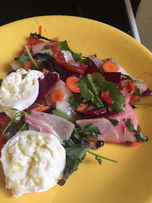 Burrata et légumes variés