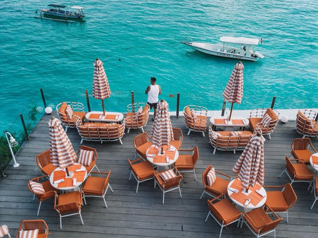 Dining scene on Nusa Lembongan