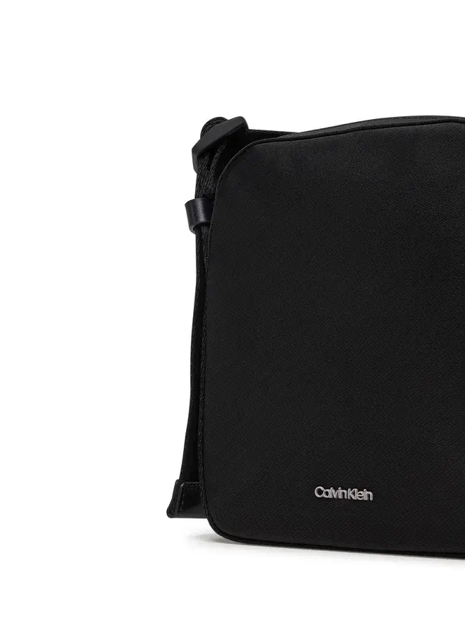 Thumbnail: Calvin Klein saszetka męska EASE REPORTER mała czarna