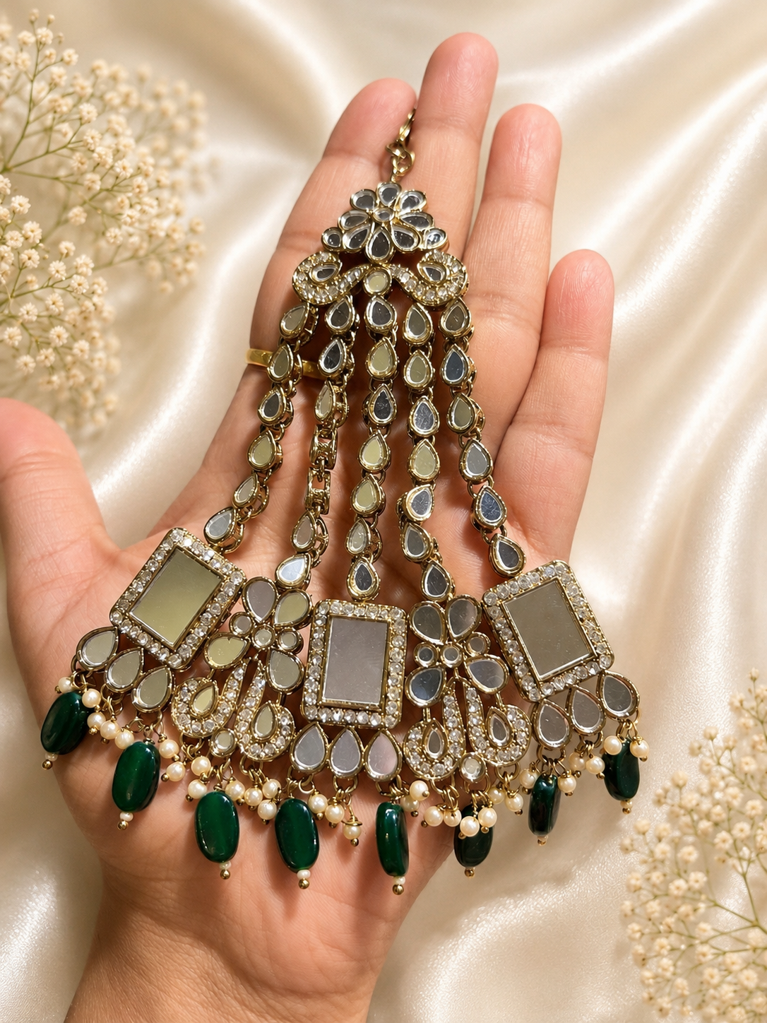 Husn-e-Adaa