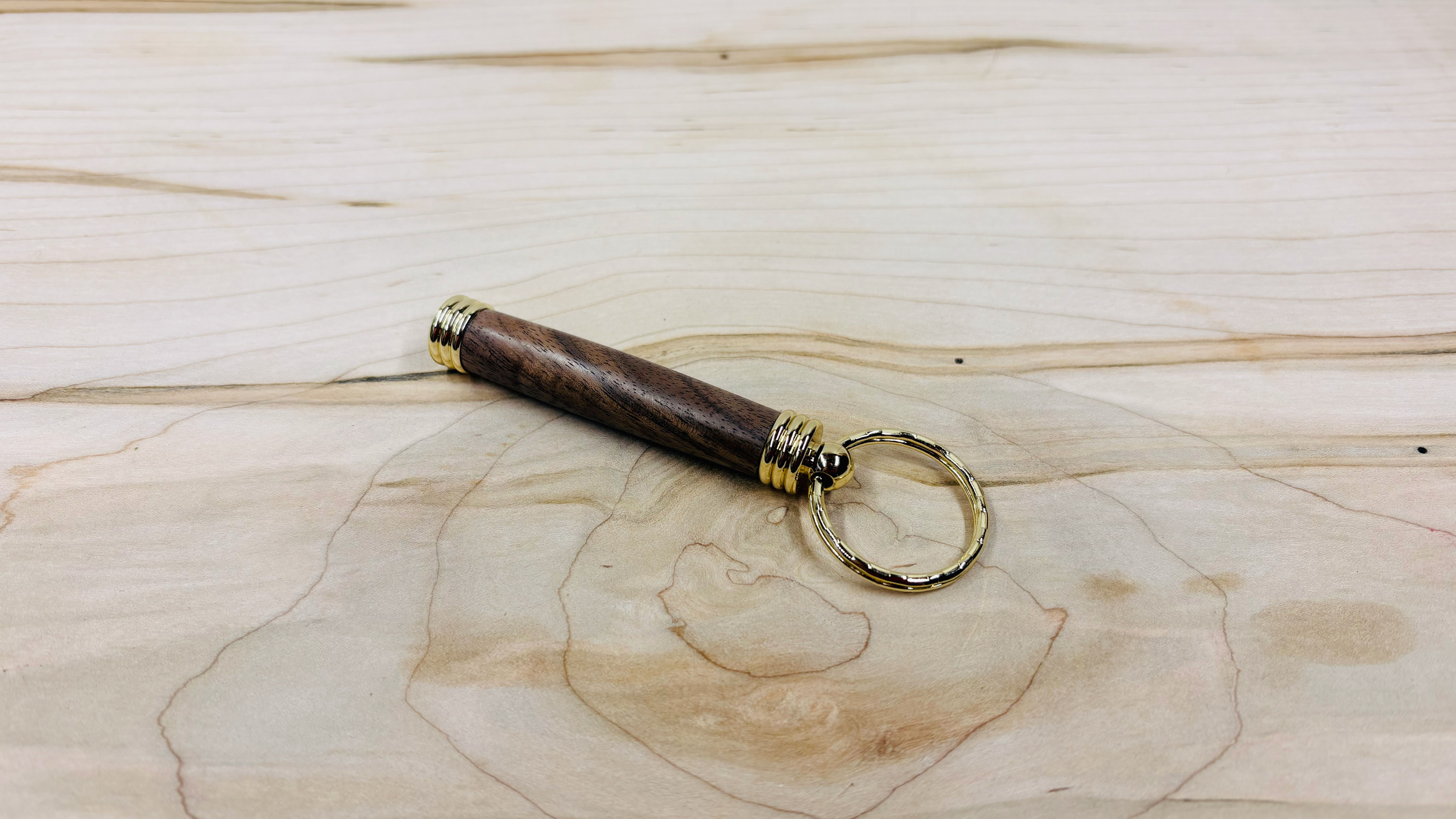 Porte-clés pilulier / cure-dents en Noyer