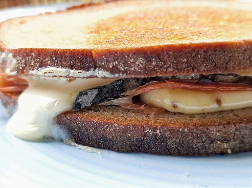 Croque monsieur mortadelle St Nectaire Gouda 